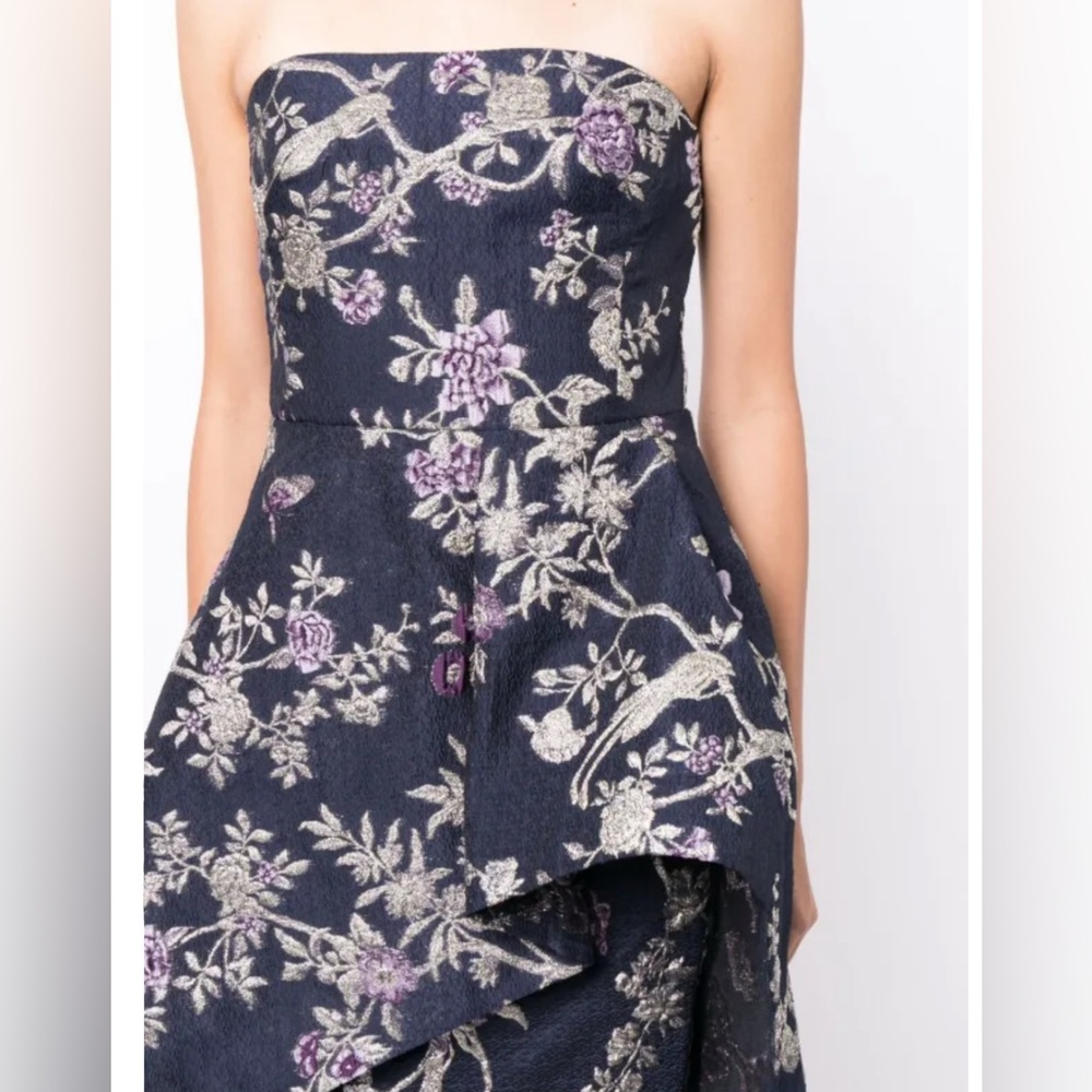 MARCHESA***Gilded Cloque-Effect Strapless Gown***US 8***$1095 - Picture 8 of 9